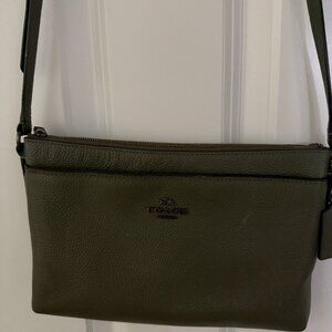 Vintage Coach Green Pebble Leather Shoulder Bag